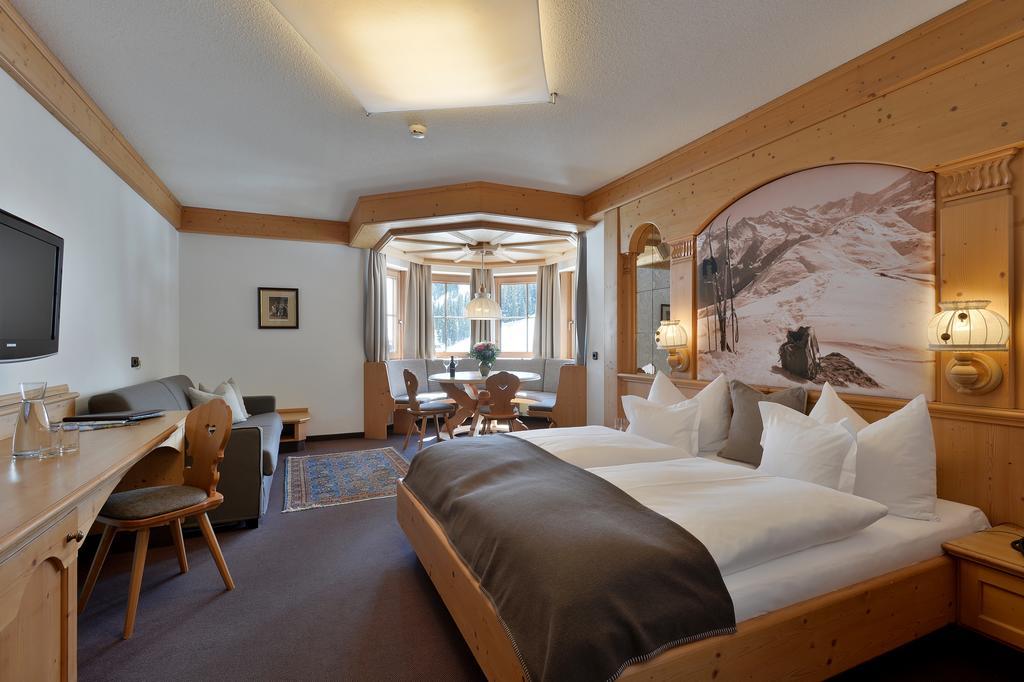 Hotel Almhof Hochfügen Eksteriør billede
