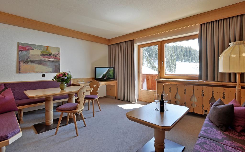 Hotel Almhof Hochfügen Eksteriør billede